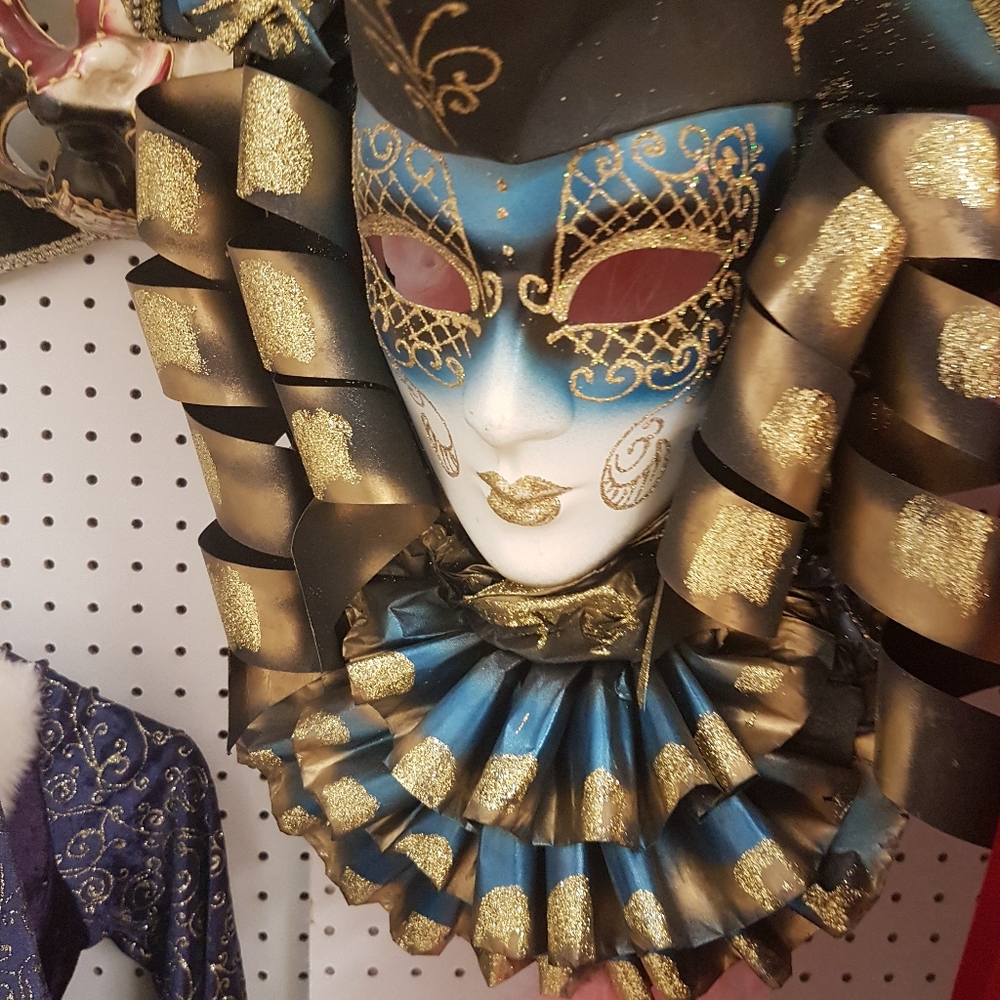 2 Mardi Gras Masks